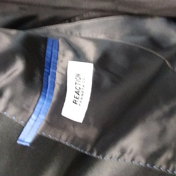 Reaction Suit Satin Trim 29W 36S - Picture 6 of 9